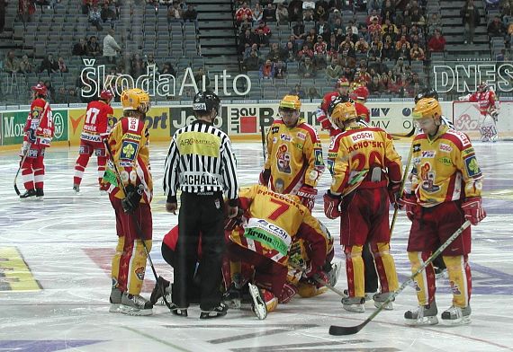 Ji Dobrovoln se vzpamatovv po zsahu pukem. Foto: Michael Mare